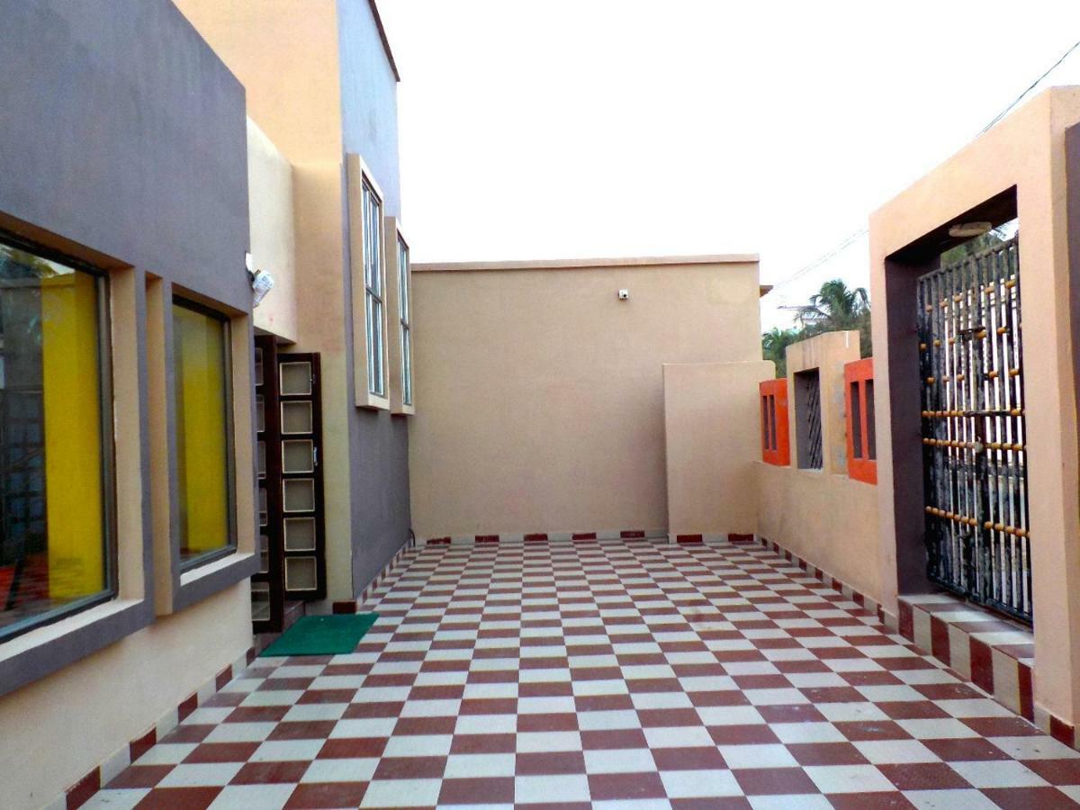 Goroomgo Laxmi Resort Puri Exterior photo